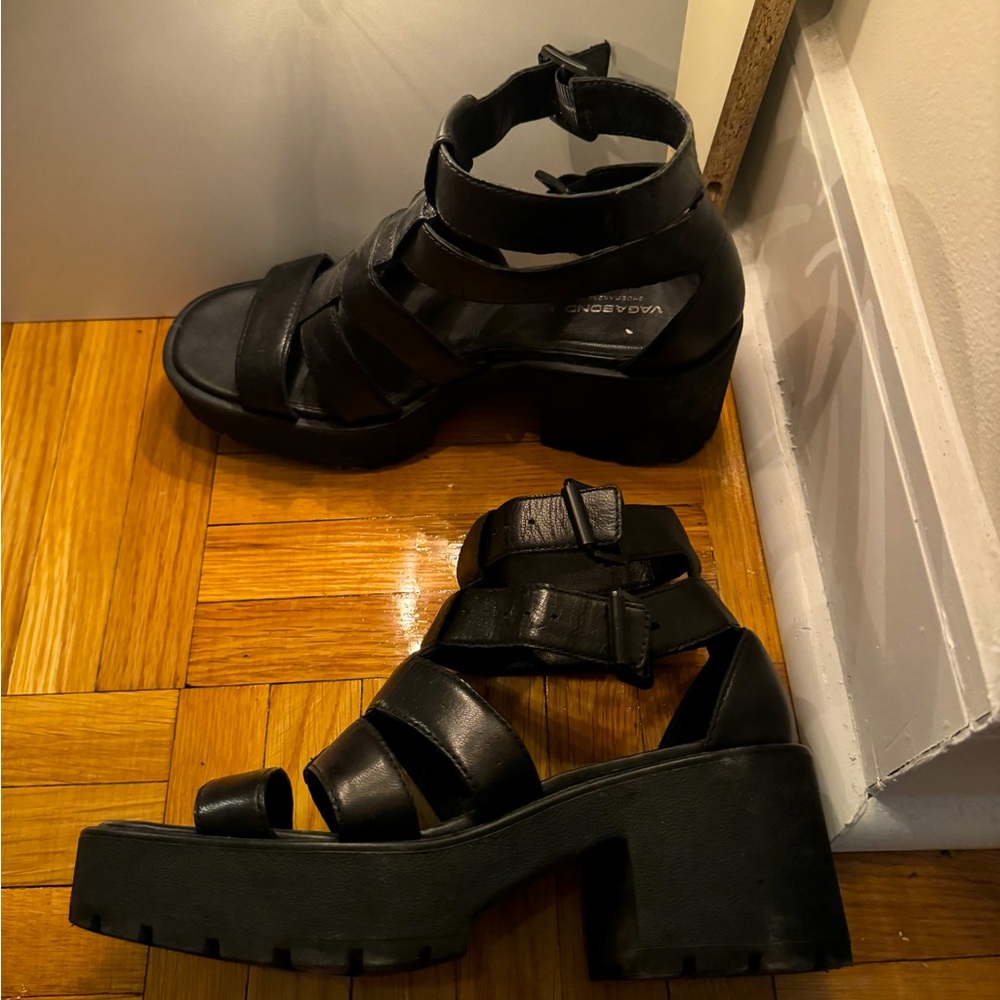 Vegabond platform sandals